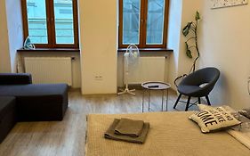 Apartment Vip Virmenska Street