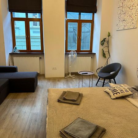 Apartment Vip Virmenska Street Львів Екстер'єр фото